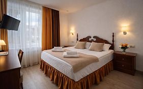 Gusarskiy Hotel And Apartment